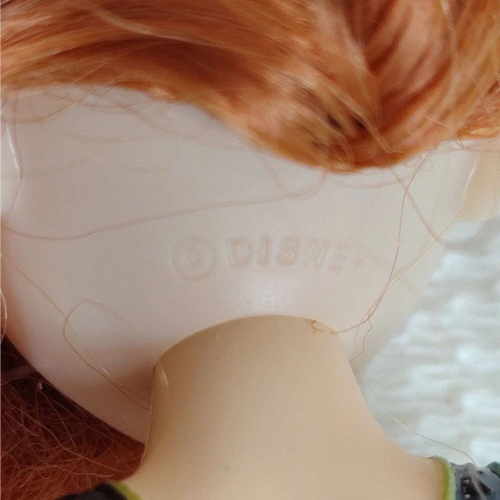 Disney Frozen Anna 6